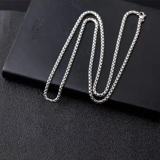 Wholesale Creative Maple Leaf Tags Men's Pendant Necklace