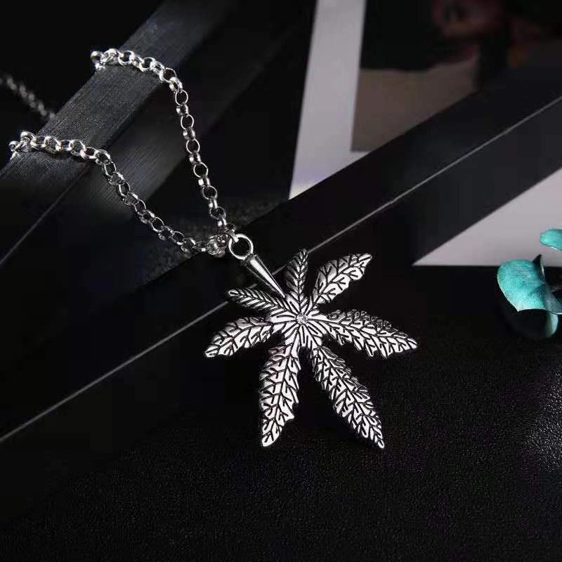 Wholesale Creative Maple Leaf Tags Men's Pendant Necklace