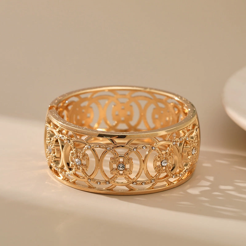 Wholesale Creative Round Hollow Alloy Bracelet