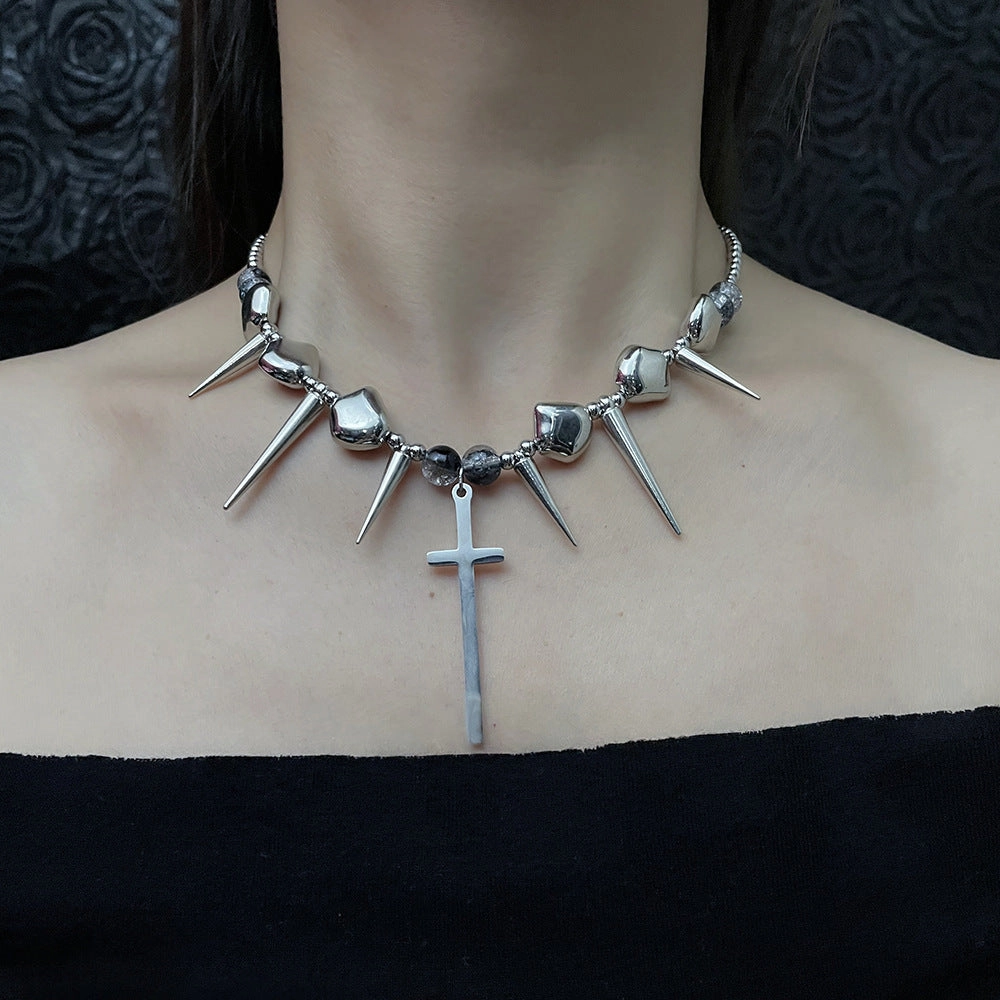 Wholesale Cross rivet exaggerated punk necklace clavicle chain hip hop necklace