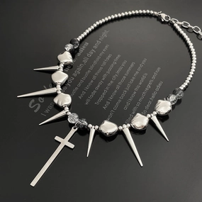 Wholesale Cross rivet exaggerated punk necklace clavicle chain hip hop necklace