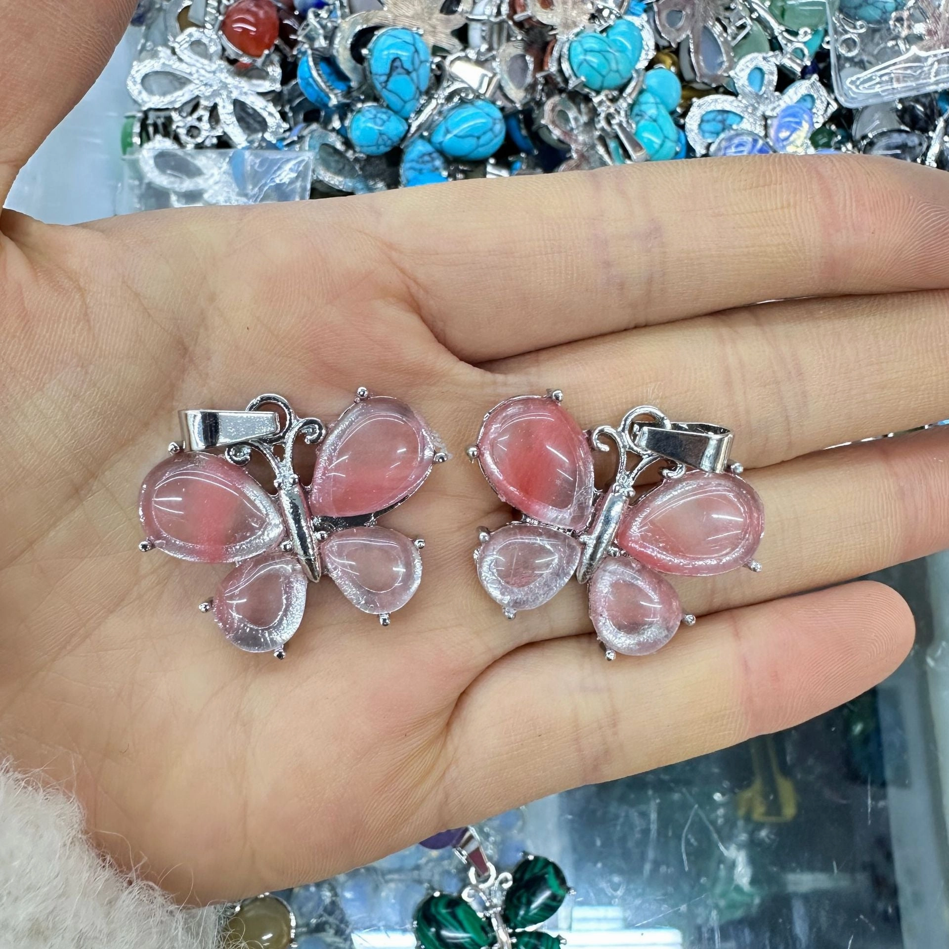 Wholesale Crystal Butterfly Pendant Amethyst Tiger Eye Natural Stone  Necklace