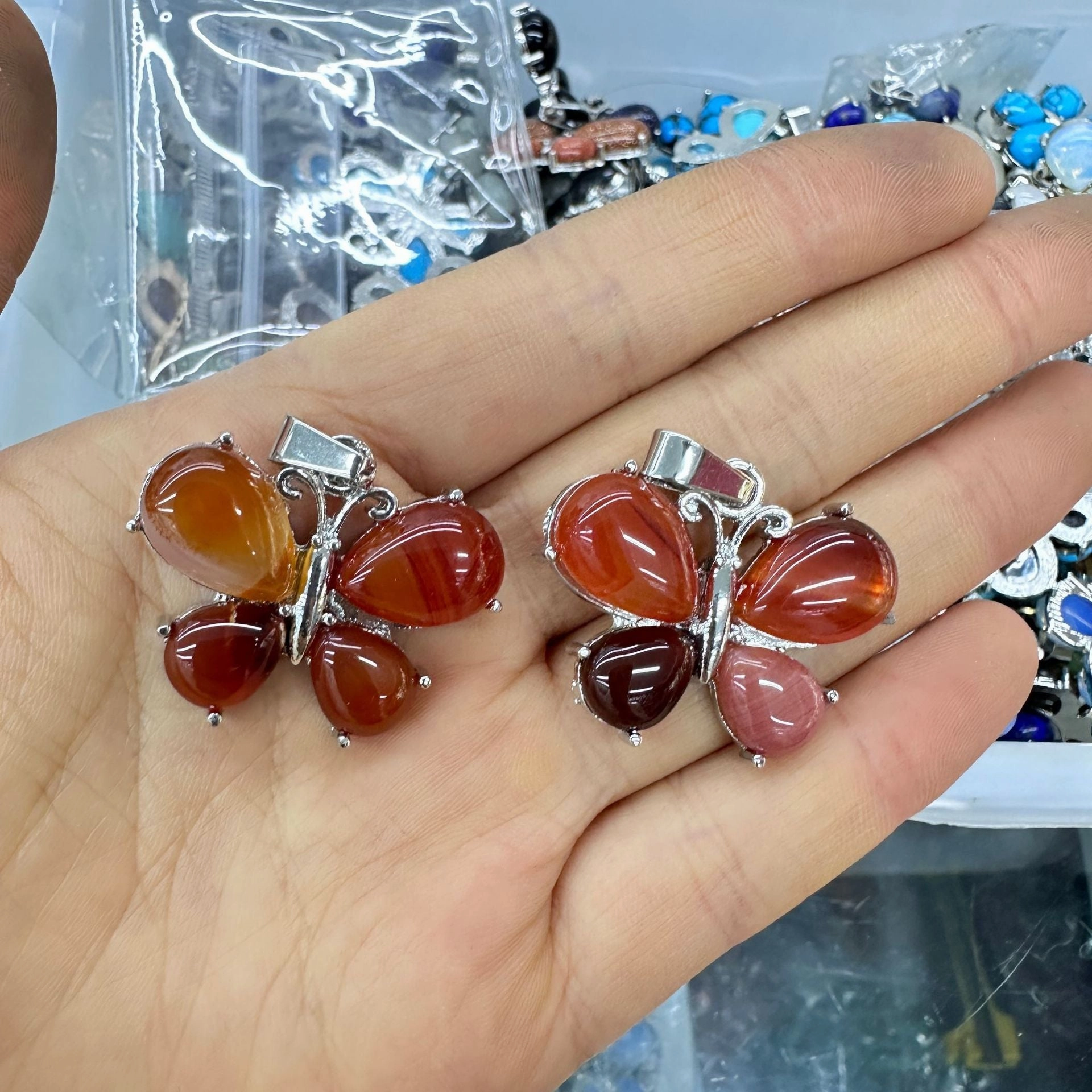 Wholesale Crystal Butterfly Pendant Amethyst Tiger Eye Natural Stone  Necklace