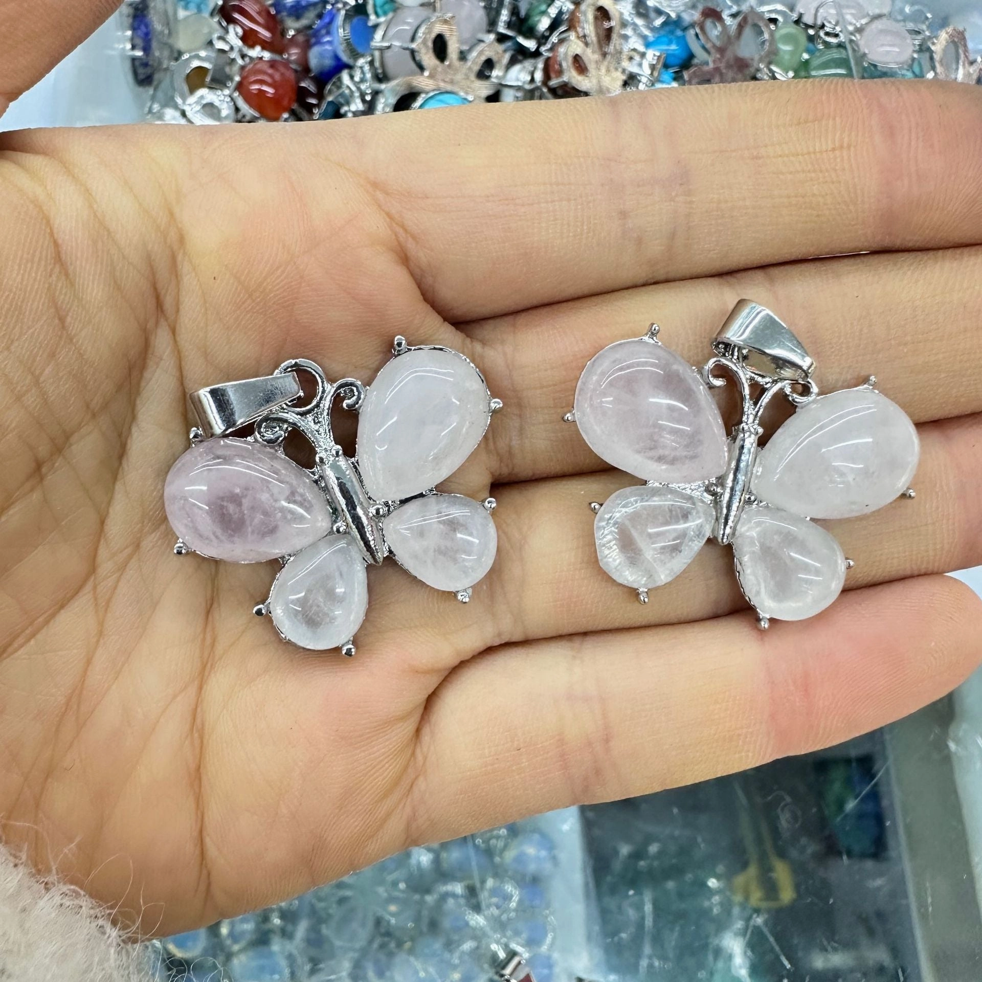 Wholesale Crystal Butterfly Pendant Amethyst Tiger Eye Natural Stone  Necklace