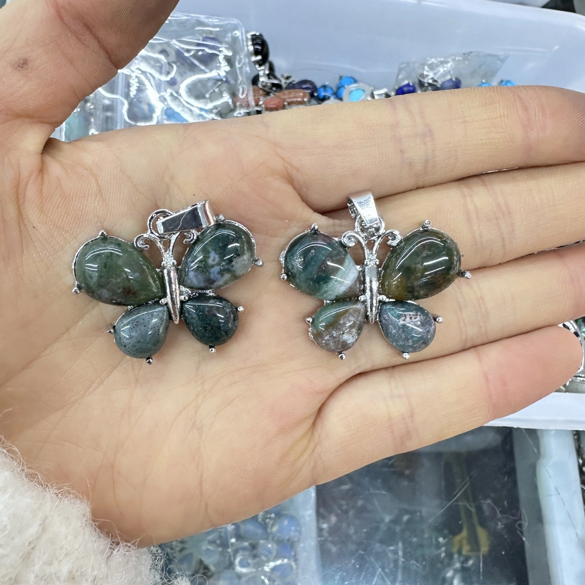 Wholesale Crystal Butterfly Pendant Amethyst Tiger Eye Natural Stone  Necklace