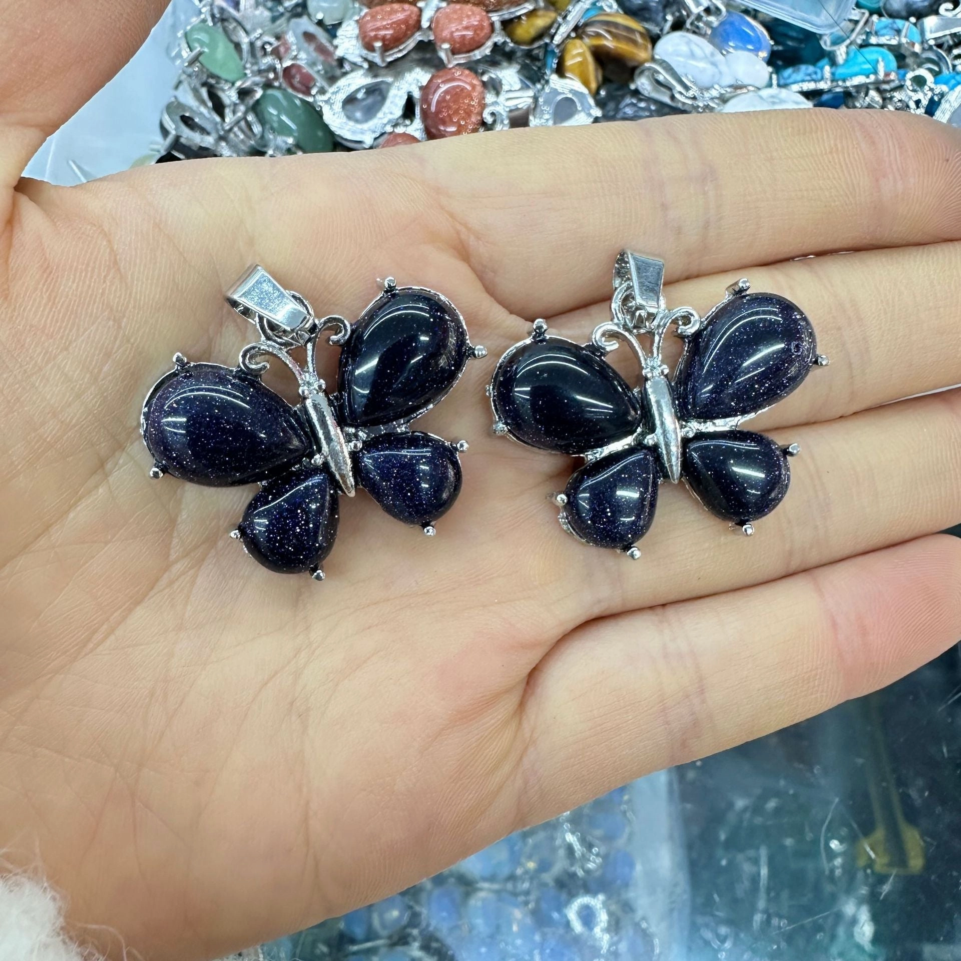 Wholesale Crystal Butterfly Pendant Amethyst Tiger Eye Natural Stone  Necklace