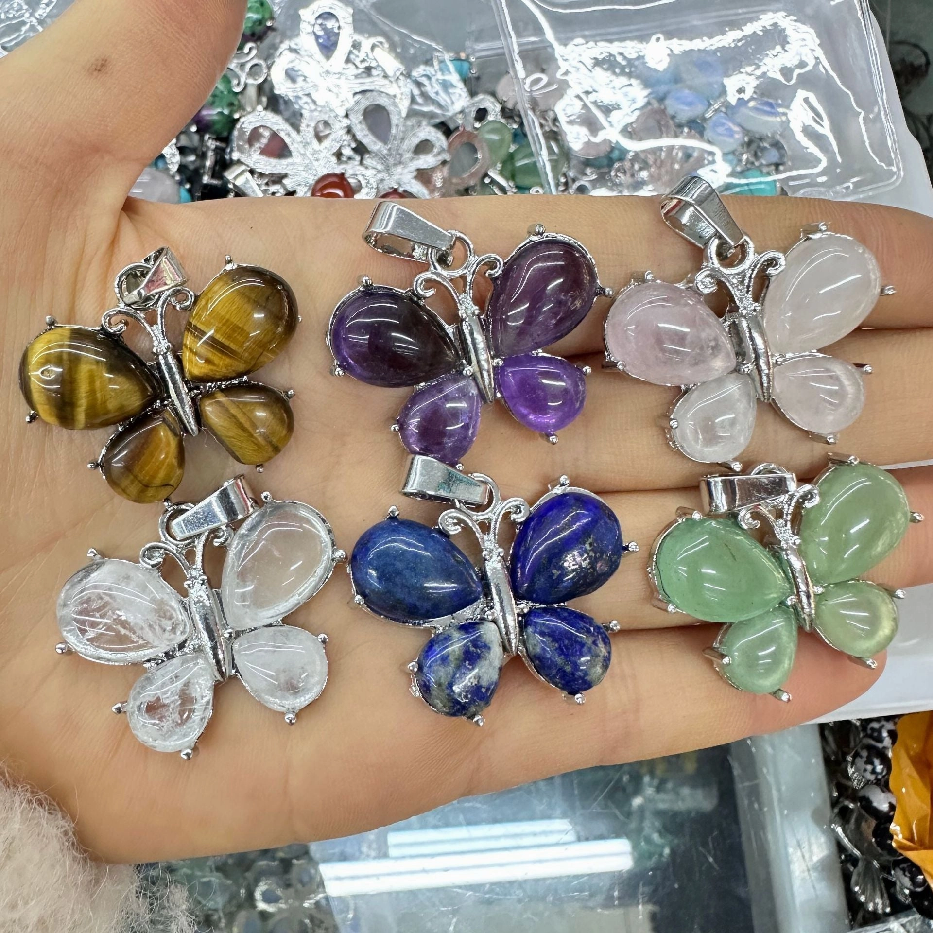 Wholesale Crystal Butterfly Pendant Amethyst Tiger Eye Natural Stone  Necklace