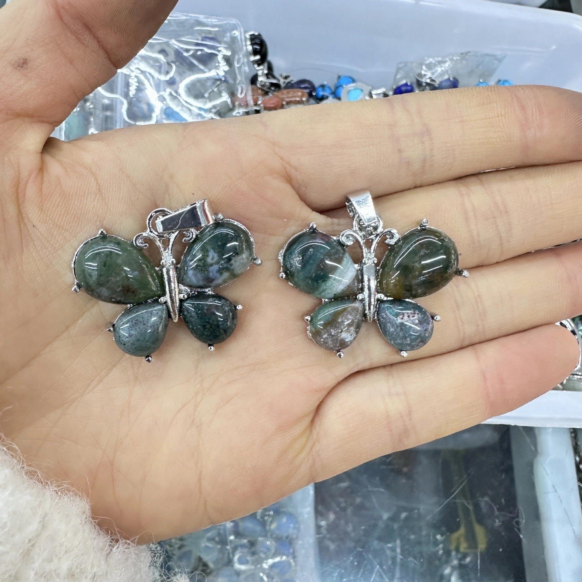 Wholesale Crystal Butterfly Pendant Amethyst Tiger Eye Natural Stone  Necklace