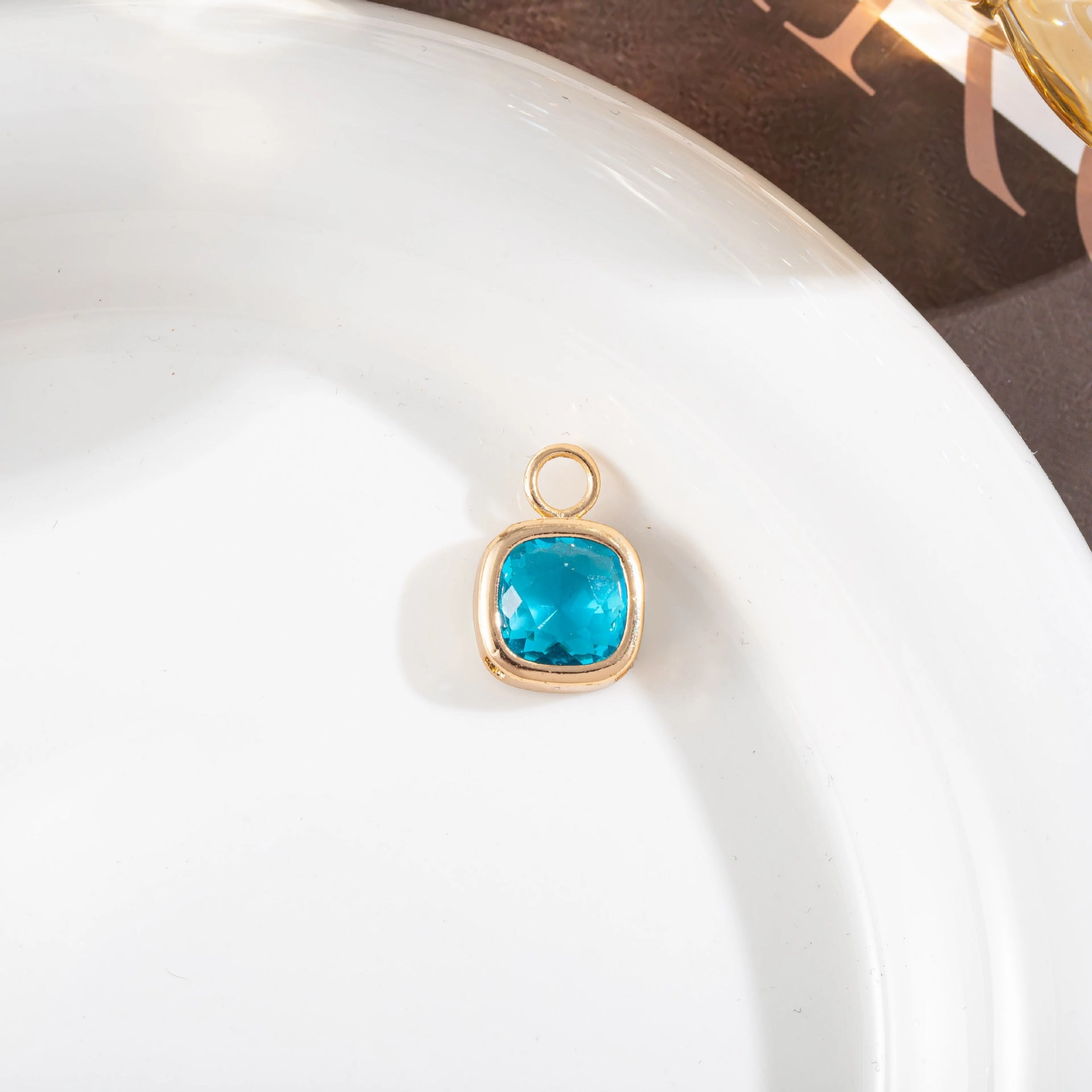Wholesale Crystal Sugar Cube Pendant Accessories