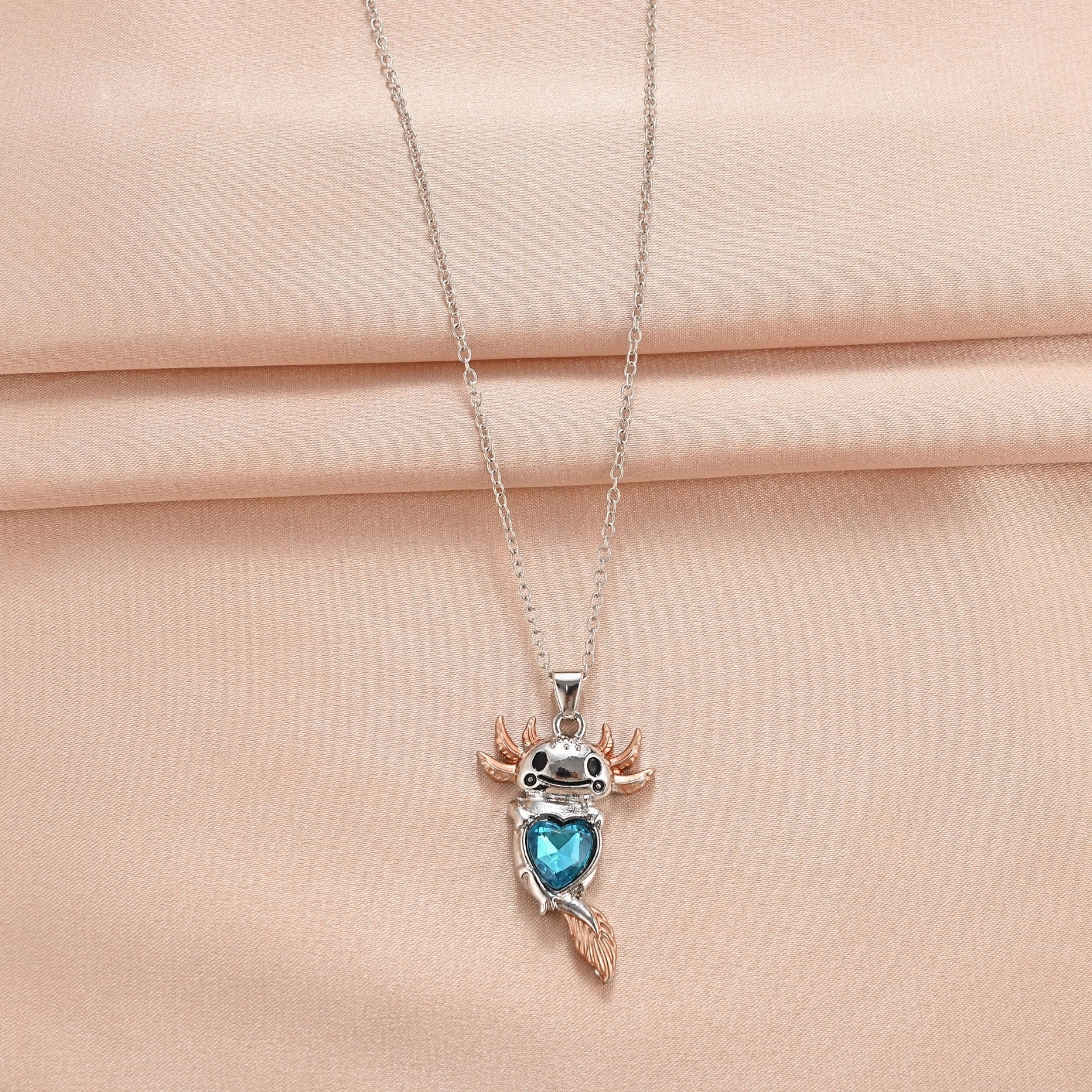 Wholesale  cute pink salamander hand holding love pendant clavicle chain female