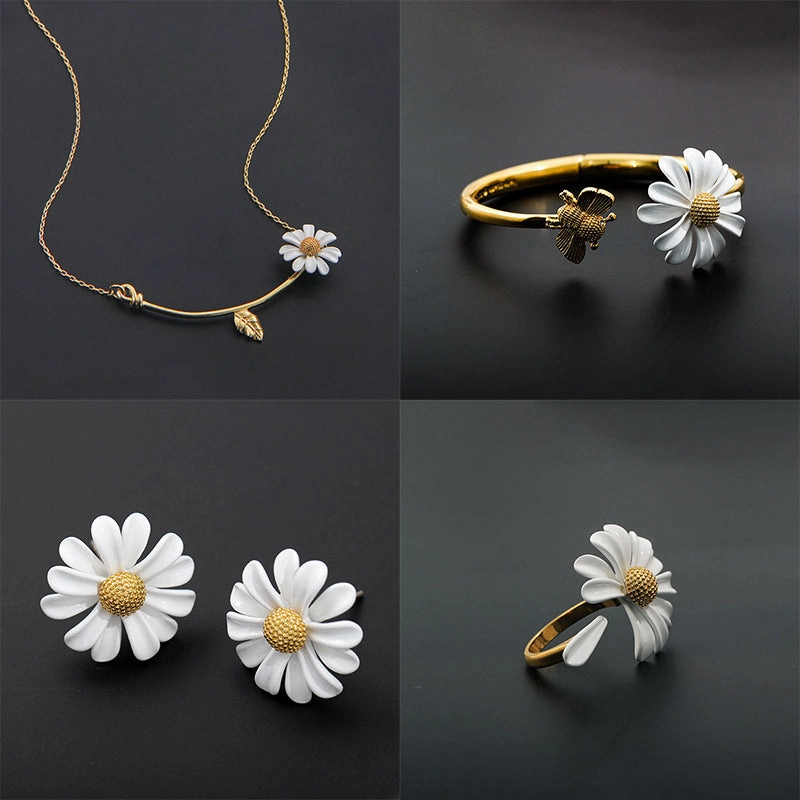 Wholesale Daisy Alloy Rings Necklace Set