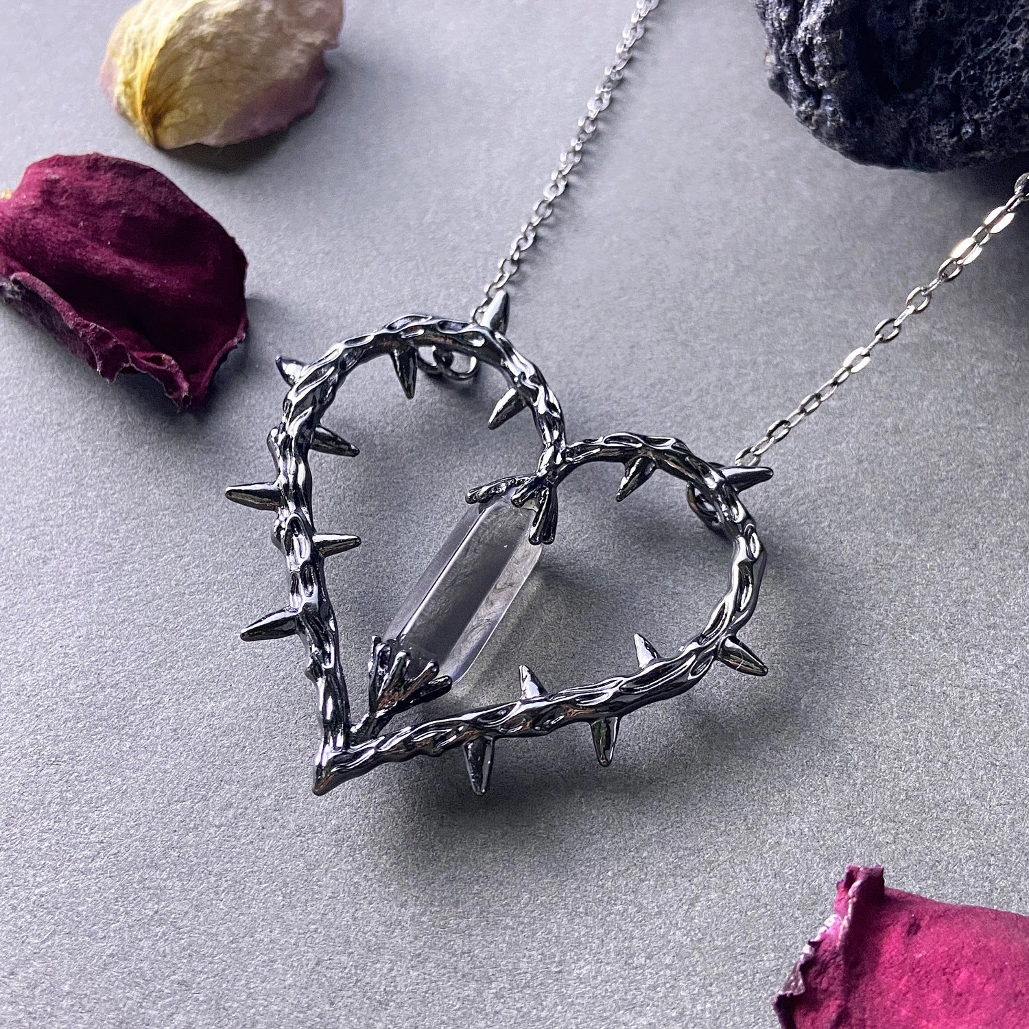 Wholesale Dark anime love thorn crystal retro thorn clavicle necklace