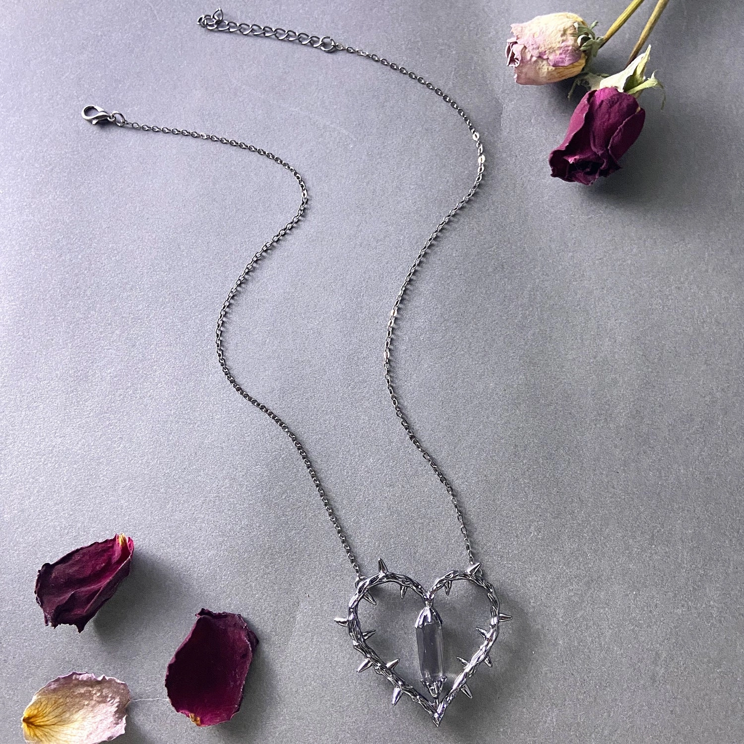 Wholesale Dark anime love thorn crystal retro thorn clavicle necklace