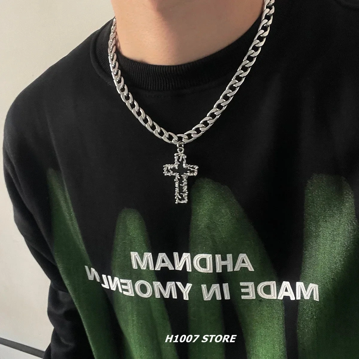 Wholesale Dark style melting cross hip-hop style Cuban clavicle necklace