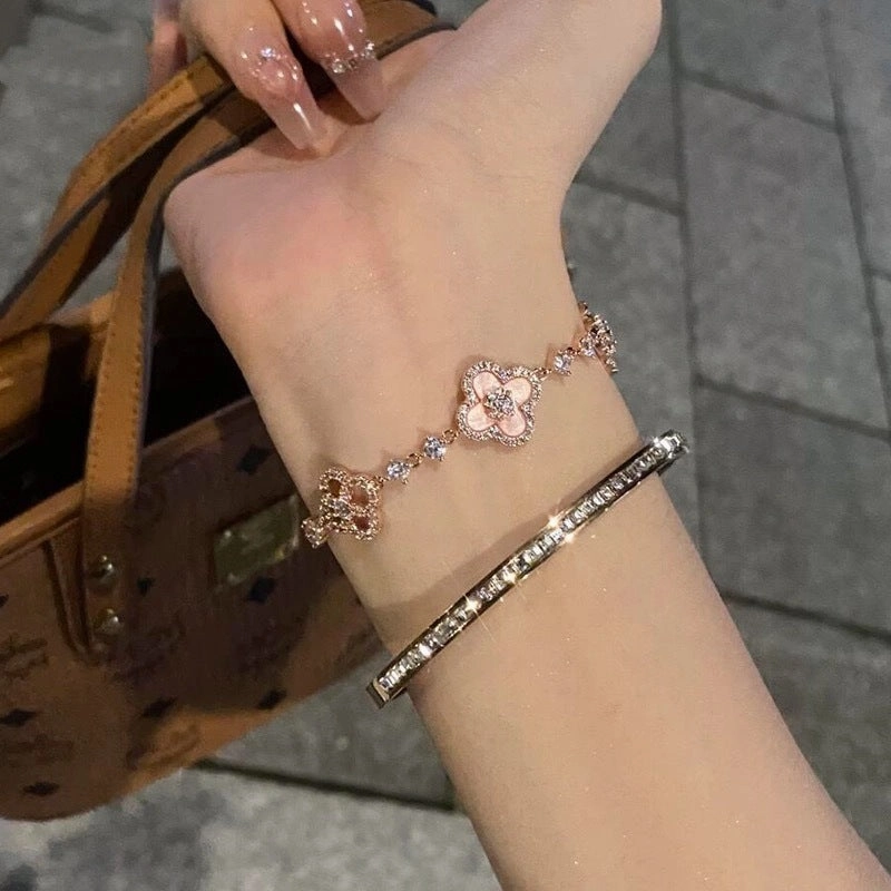 Wholesale Daughter Elegant Niche All-match Fashion Bracelet OLY Exclusive