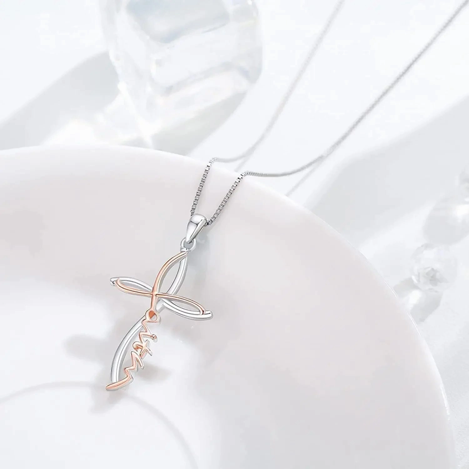 Wholesale design Diamond-embedded niche Hollow Cross necklace