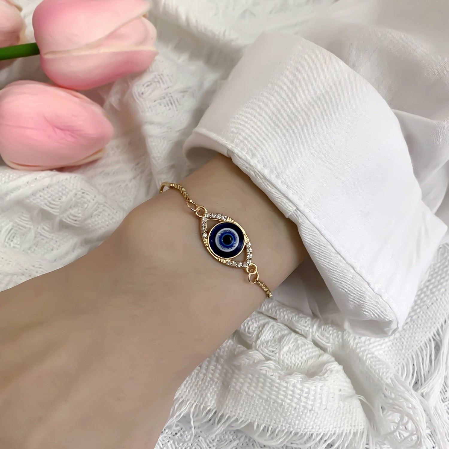 Wholesale Devil's Eye Hollow Diamond Pull Bracelet