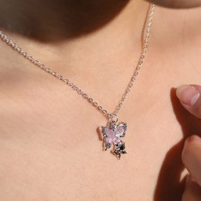 Wholesale Diamond Imitation Cat's Eye Three-Dimensional Butterfly Pendant Necklace