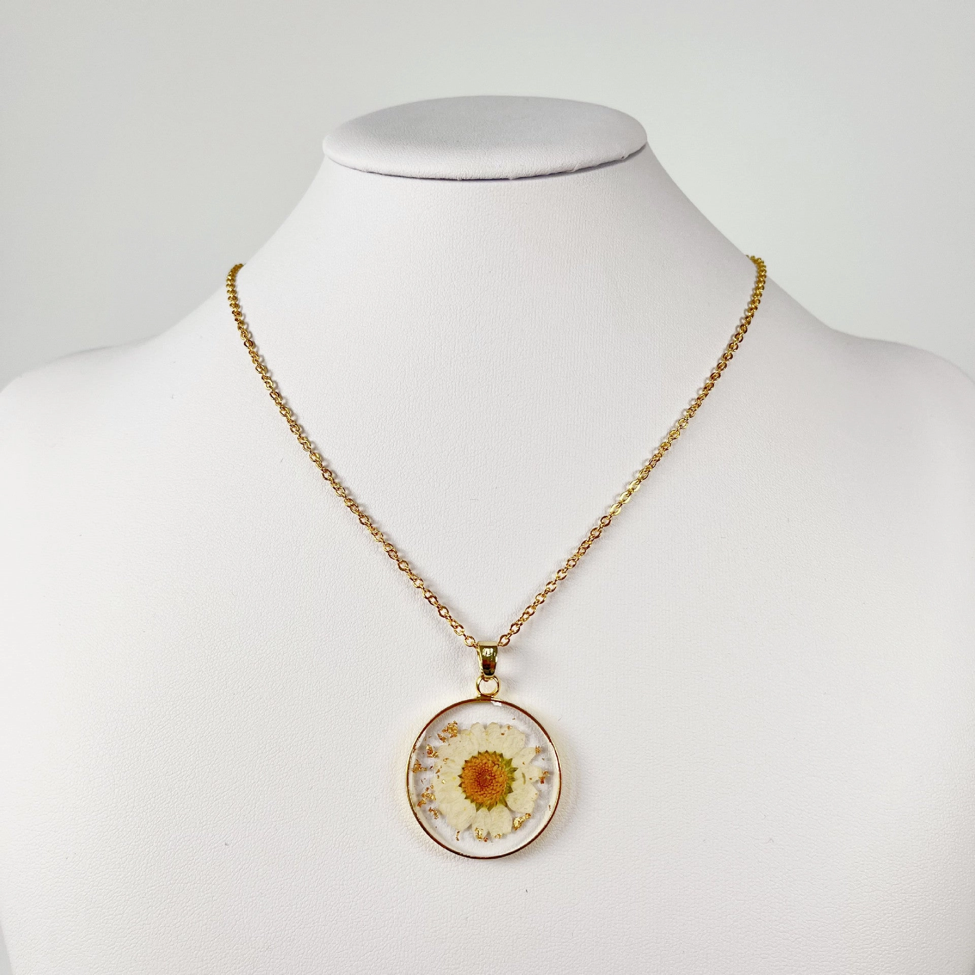 Wholesale Dried Flower Creative Resin Necklace