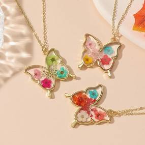 Wholesale Eternal Flower Resin Epoxy Butterfly Gypsophila Flower Pendant Necklace