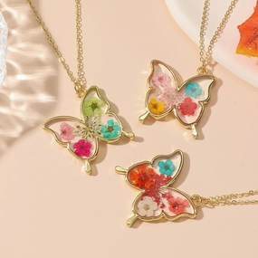 Wholesale Eternal Flower Resin Epoxy Butterfly Gypsophila Flower Pendant Necklace