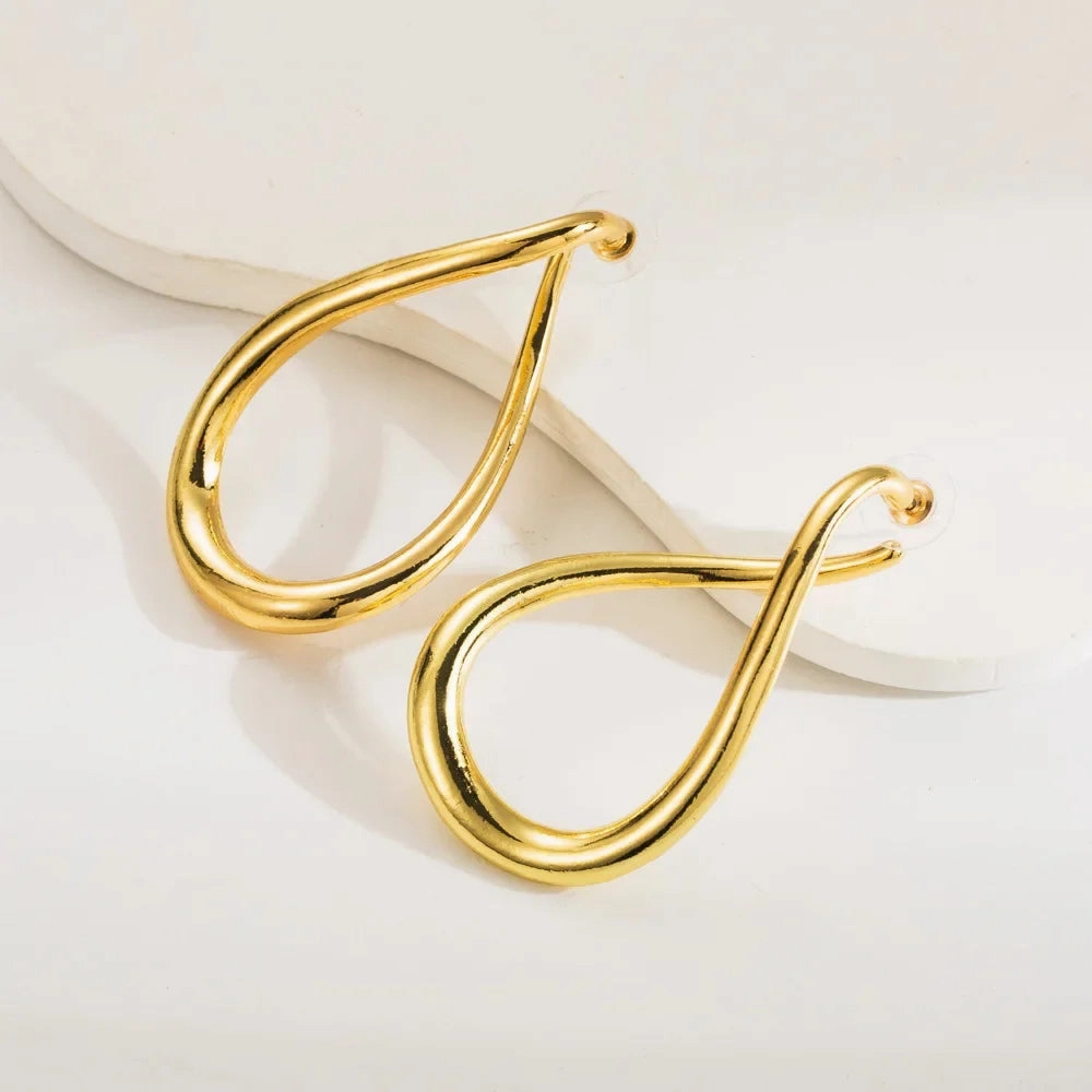 Wholesale Exaggerated cold style irregular silver needle earrings