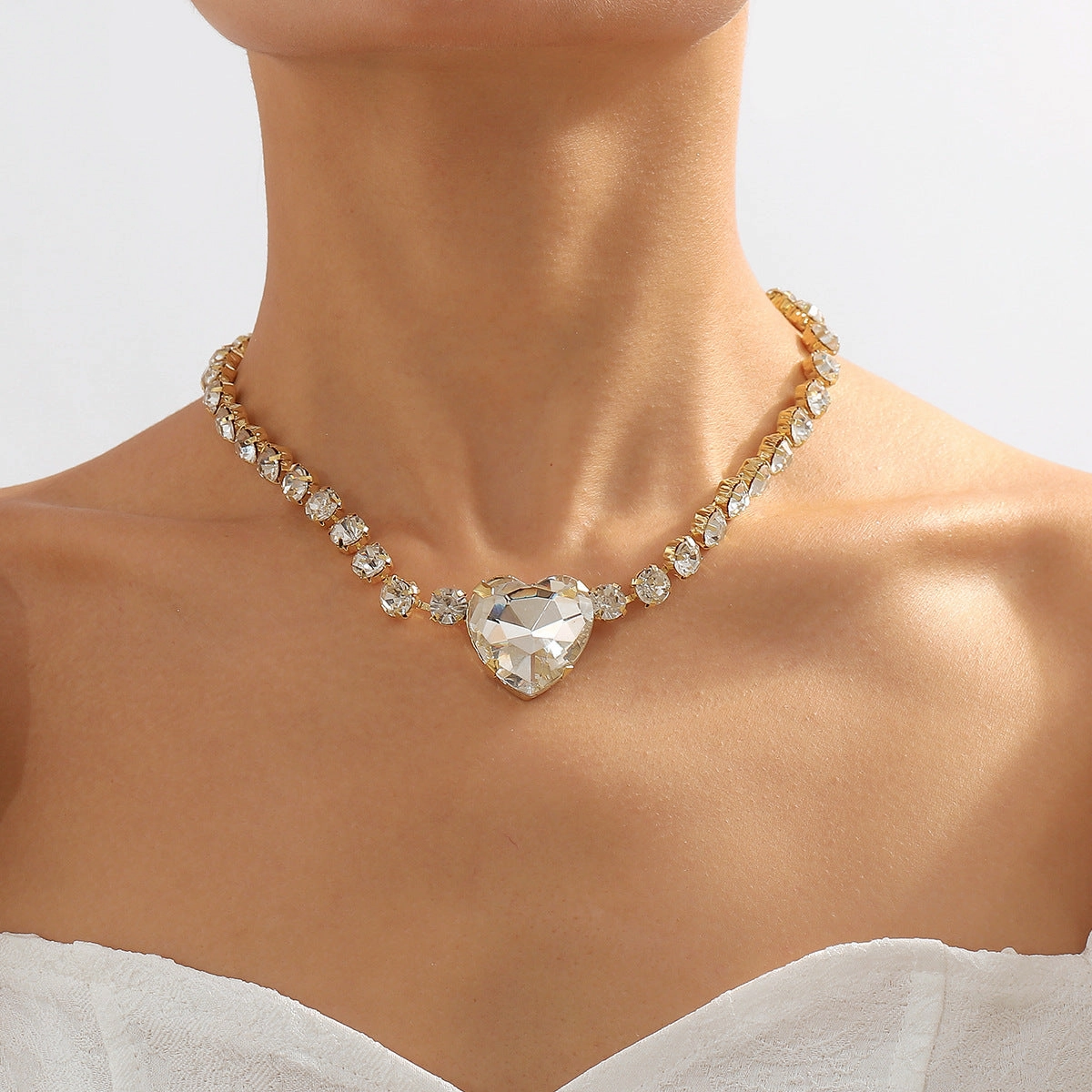 Wholesale Exaggerated Creative Glass Diamond Heart Pendant Necklace