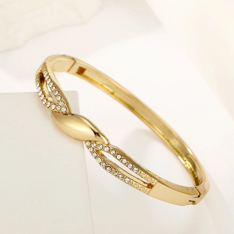Wholesale Exaggerated Diamond Open Metal Bracelet