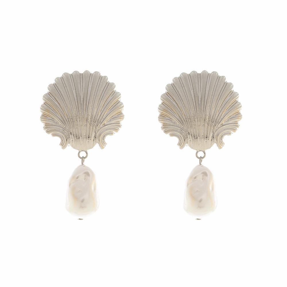 Wholesale Exaggerated Shell Baroque Pearl Pendant
