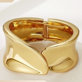 Wholesale Exaggerated Shiny Electroplated Glossy Alloy Bracelet