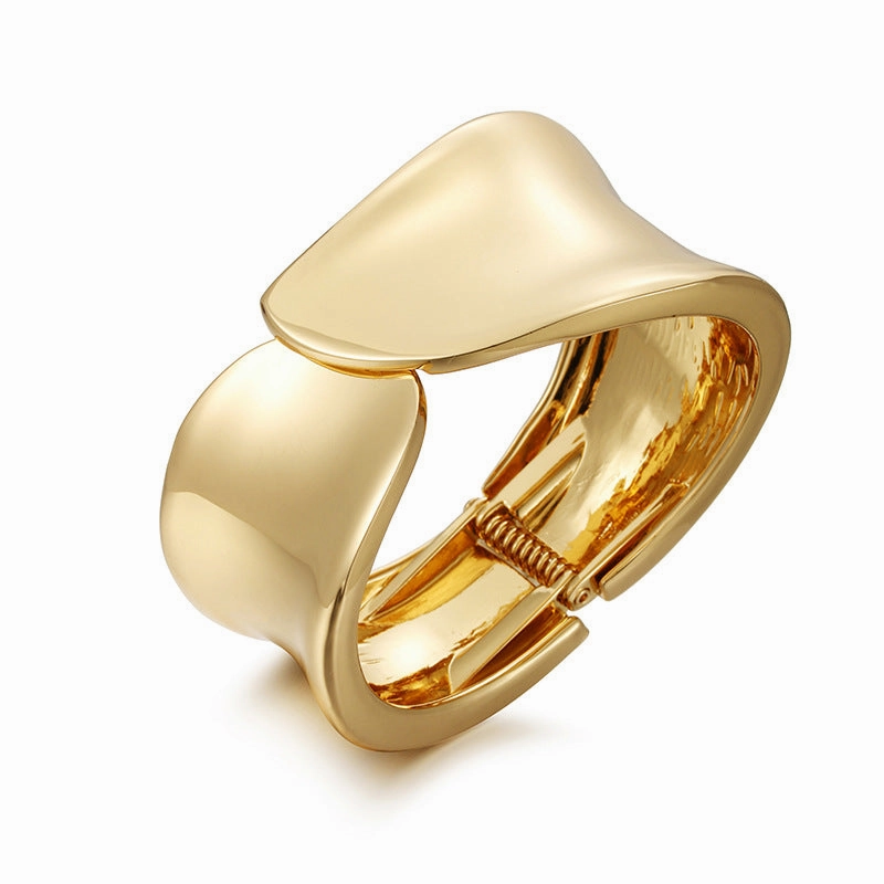 Wholesale Exaggerated Shiny Electroplated Glossy Alloy Bracelet