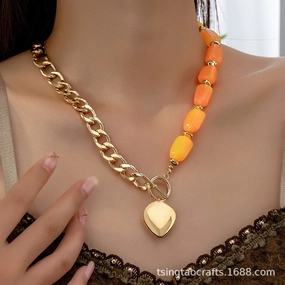 Wholesale Fashion Acrylic Colored Stone Heart-shaped Niche Design Metal Necklaces