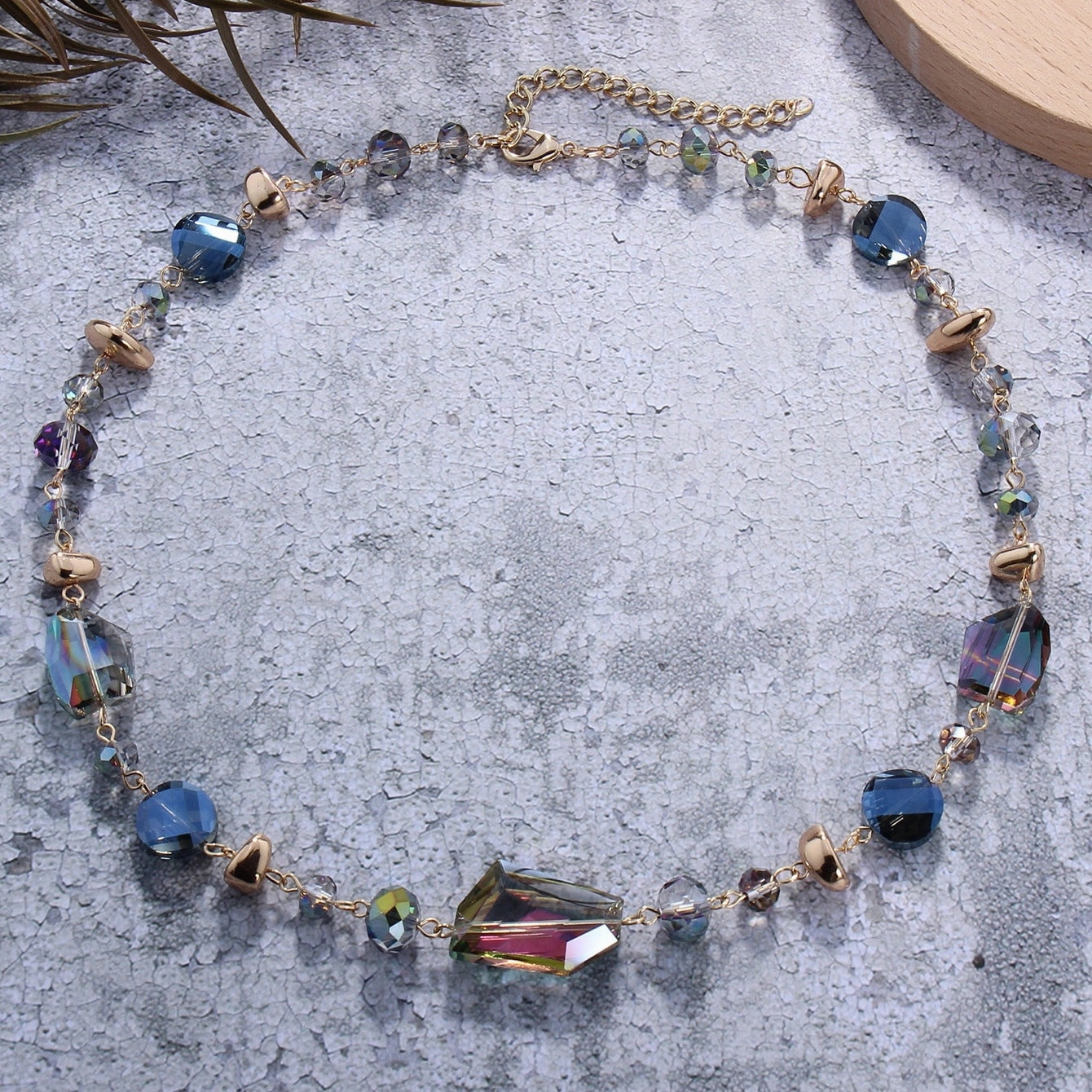 Wholesale Fashion Color Plated Crystal Glass Short Necklace