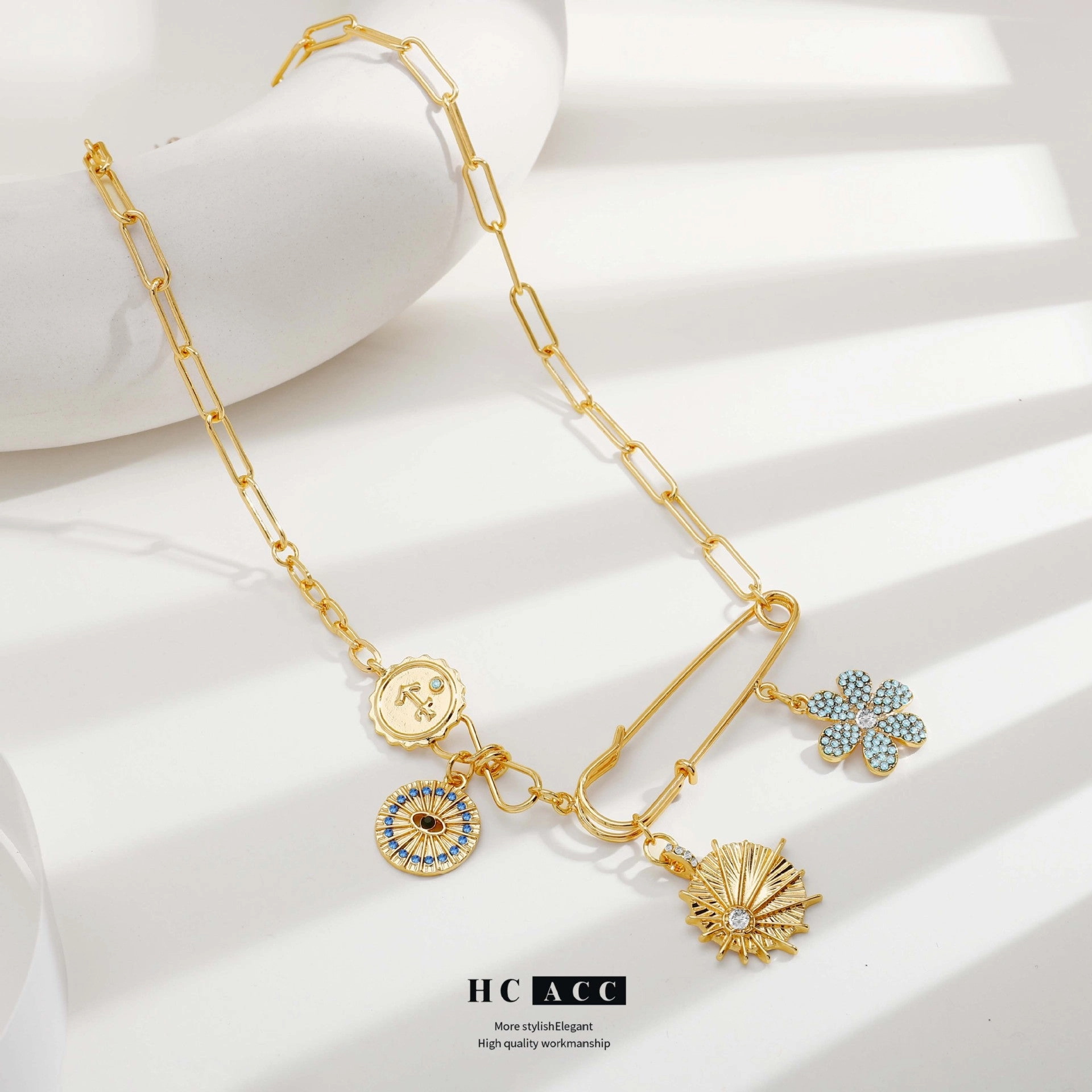 Wholesale Fashion Diamond Cameo Small Pendant Bib Necklace