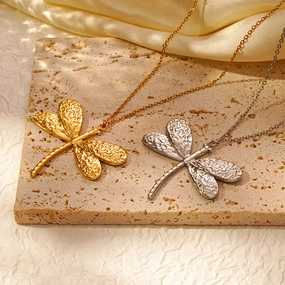 Wholesale  fashion dragonfly shape pendant stainless steel necklace women's Joker 18K clavicle chain