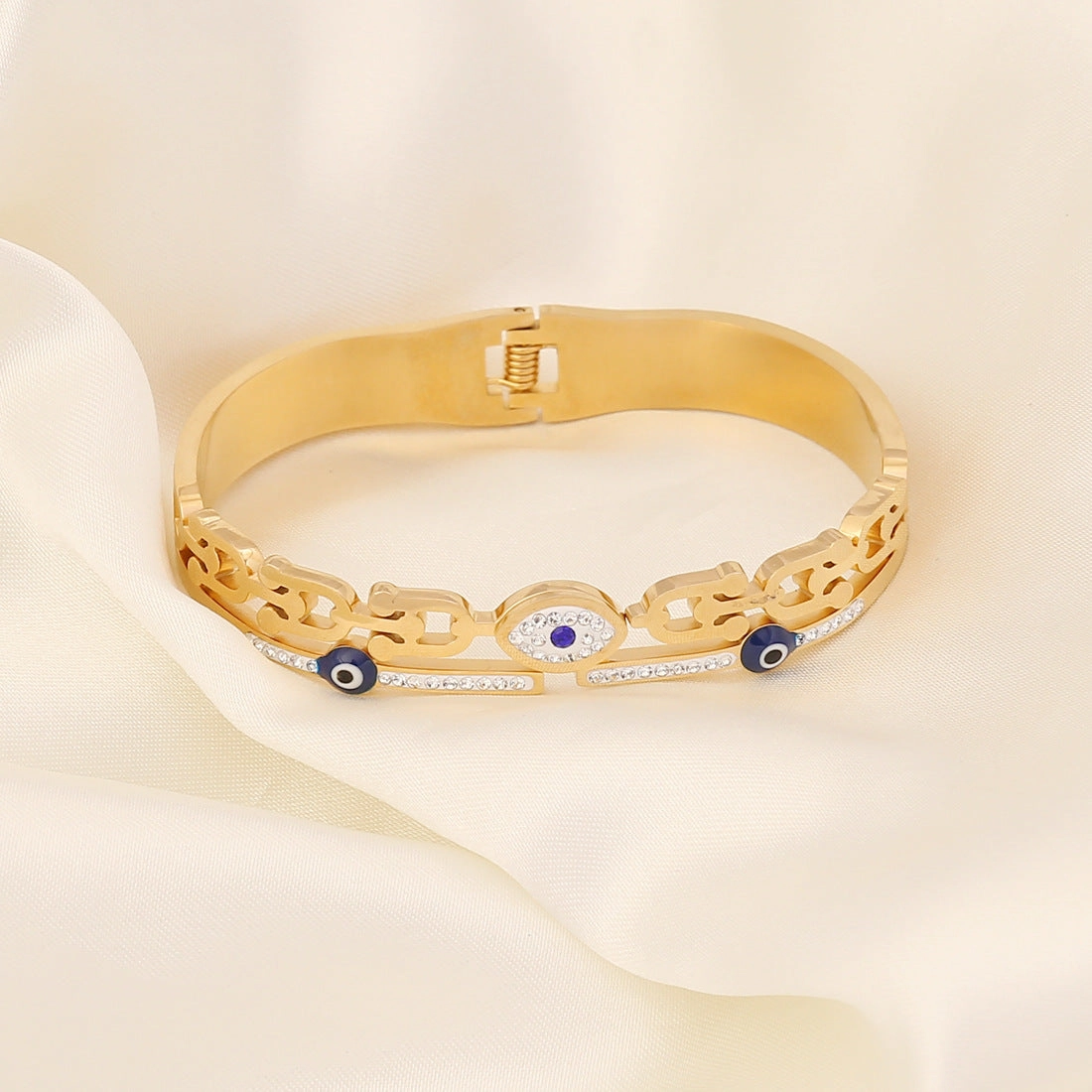 Wholesale Fashion Eye Temperament with Zirconium Inlaid Stainless Steel Bracelet