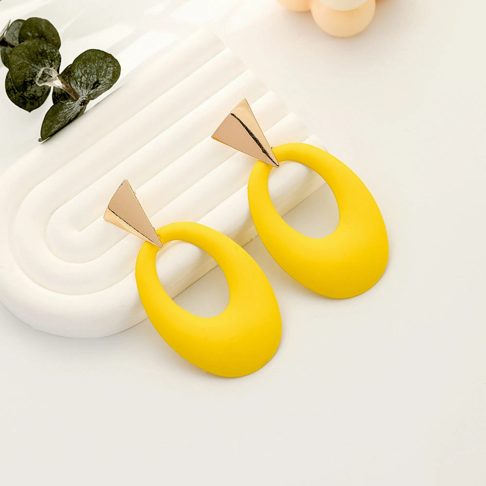 Wholesale Fashion Metal Spray Paint Hollow Oval Large Earrings