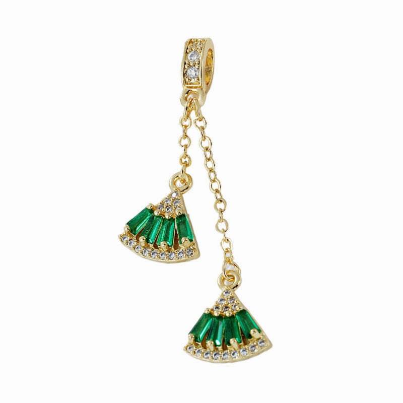 Wholesale Fashion Simple Tassel Micro-inlaid Diamond Copper Plated Real Gold Four-leaf Clover Lucky Grass Pendant