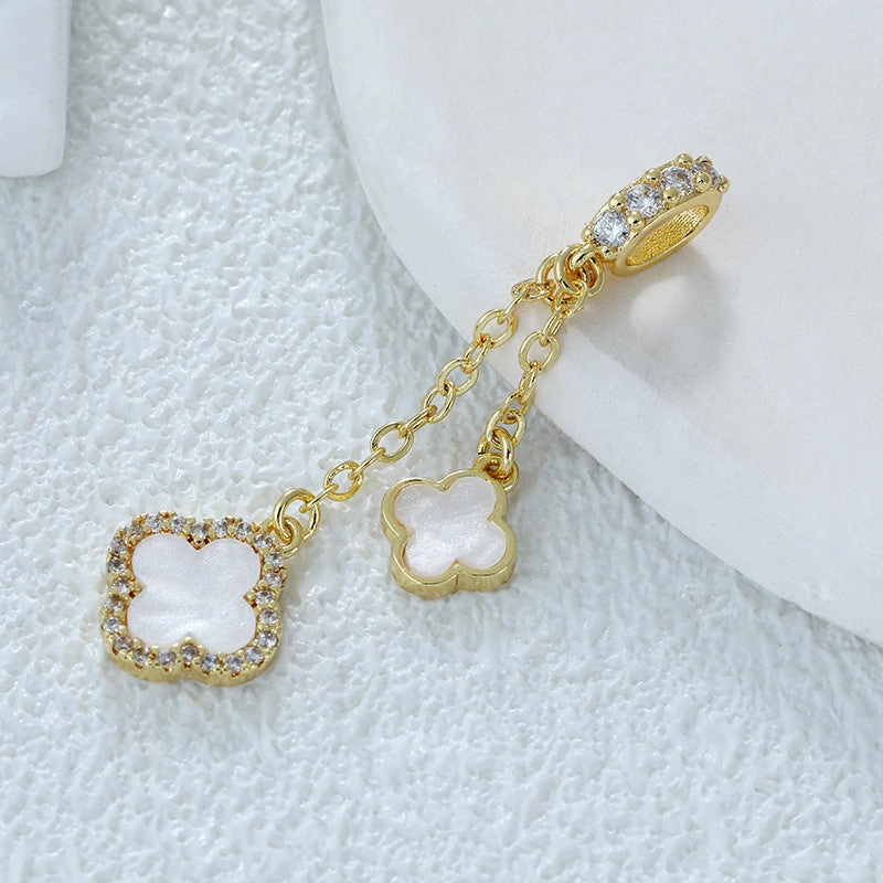 Wholesale Fashion Simple Tassel Micro-inlaid Diamond Copper Plated Real Gold Four-leaf Clover Lucky Grass Pendant