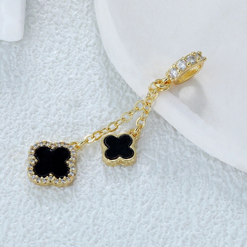 Wholesale Fashion Simple Tassel Micro-inlaid Diamond Copper Plated Real Gold Four-leaf Clover Lucky Grass Pendant