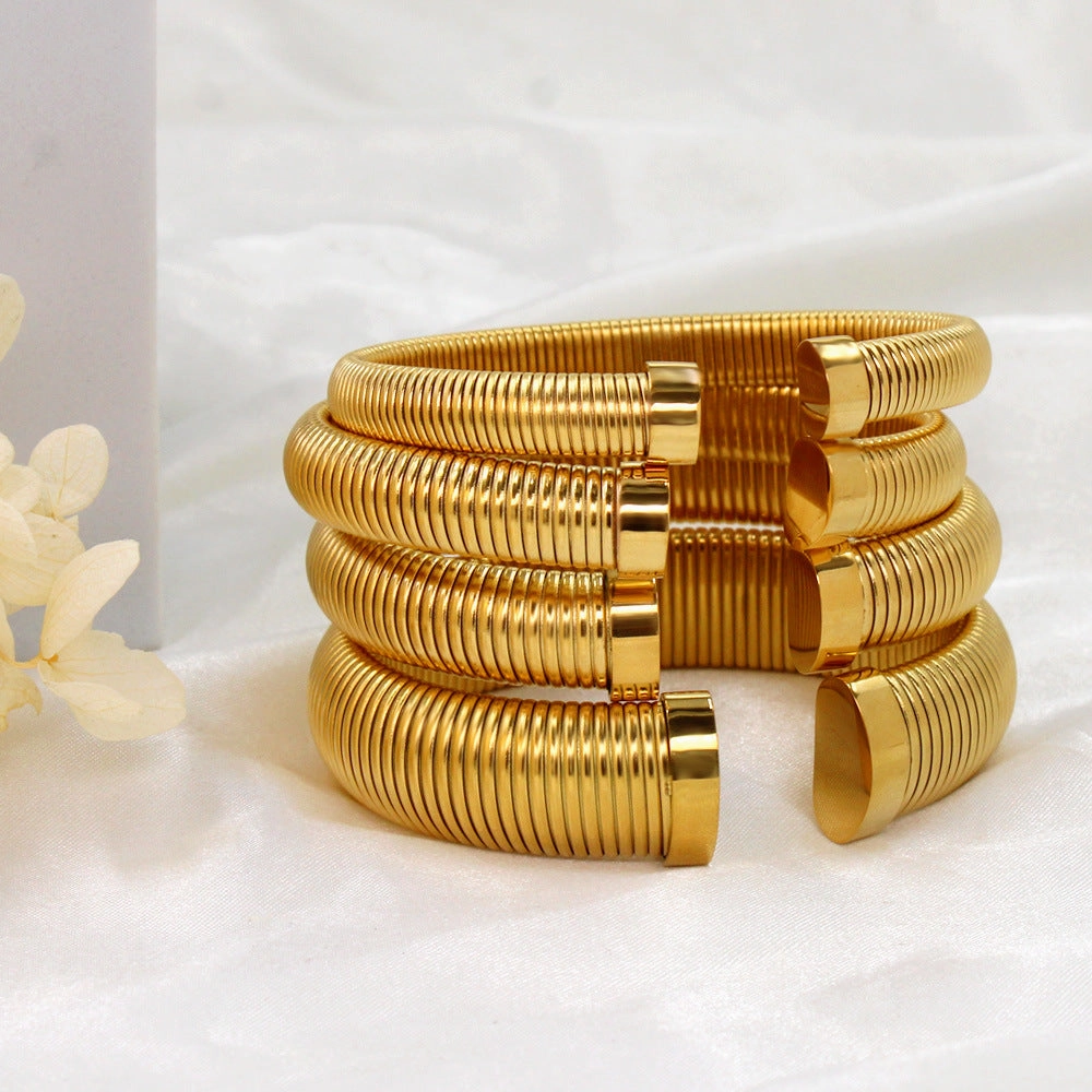 Wholesale Fashionable C-shaped Titanium Steel 18K Gold Open Bracelet