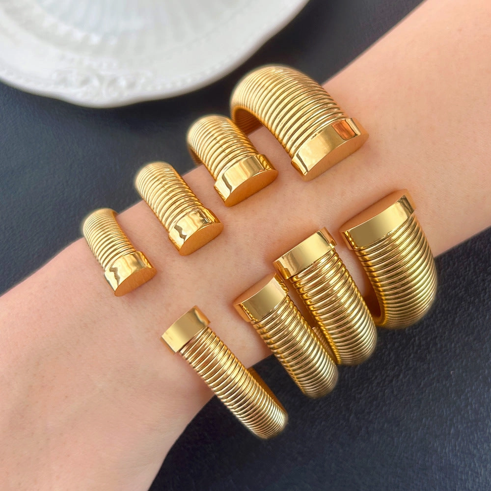 Wholesale Fashionable C-shaped Titanium Steel 18K Gold Open Bracelet