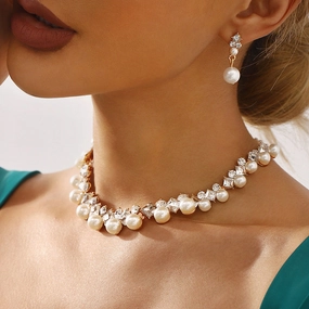 Wholesale Fashionable Diamond Pearl All-match Earrings and Necklace