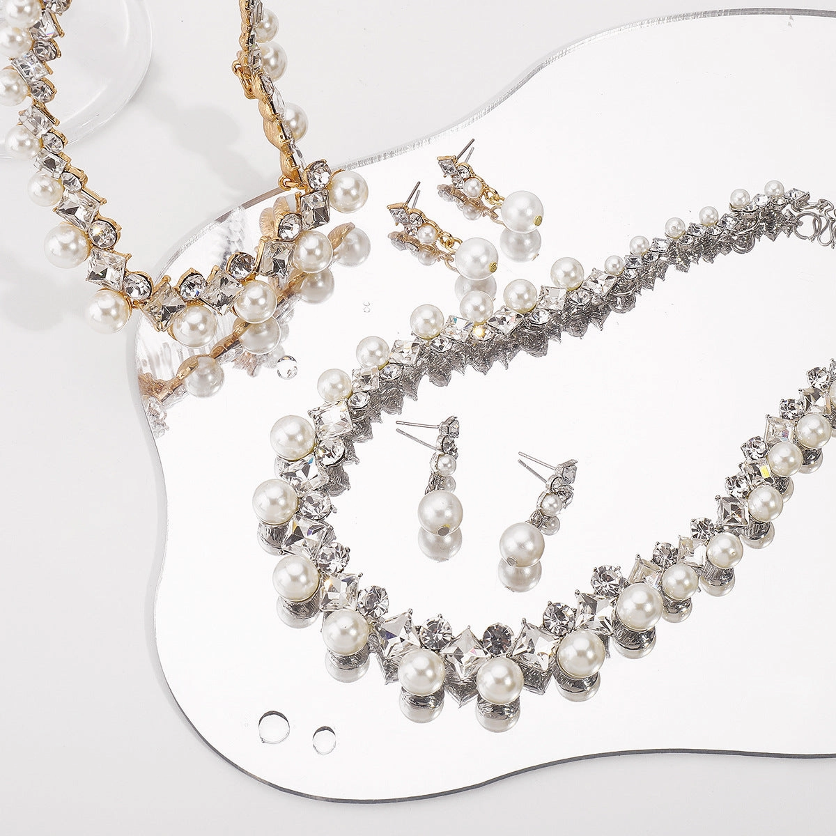 Wholesale Fashionable Diamond Pearl All-match Earrings and Necklace