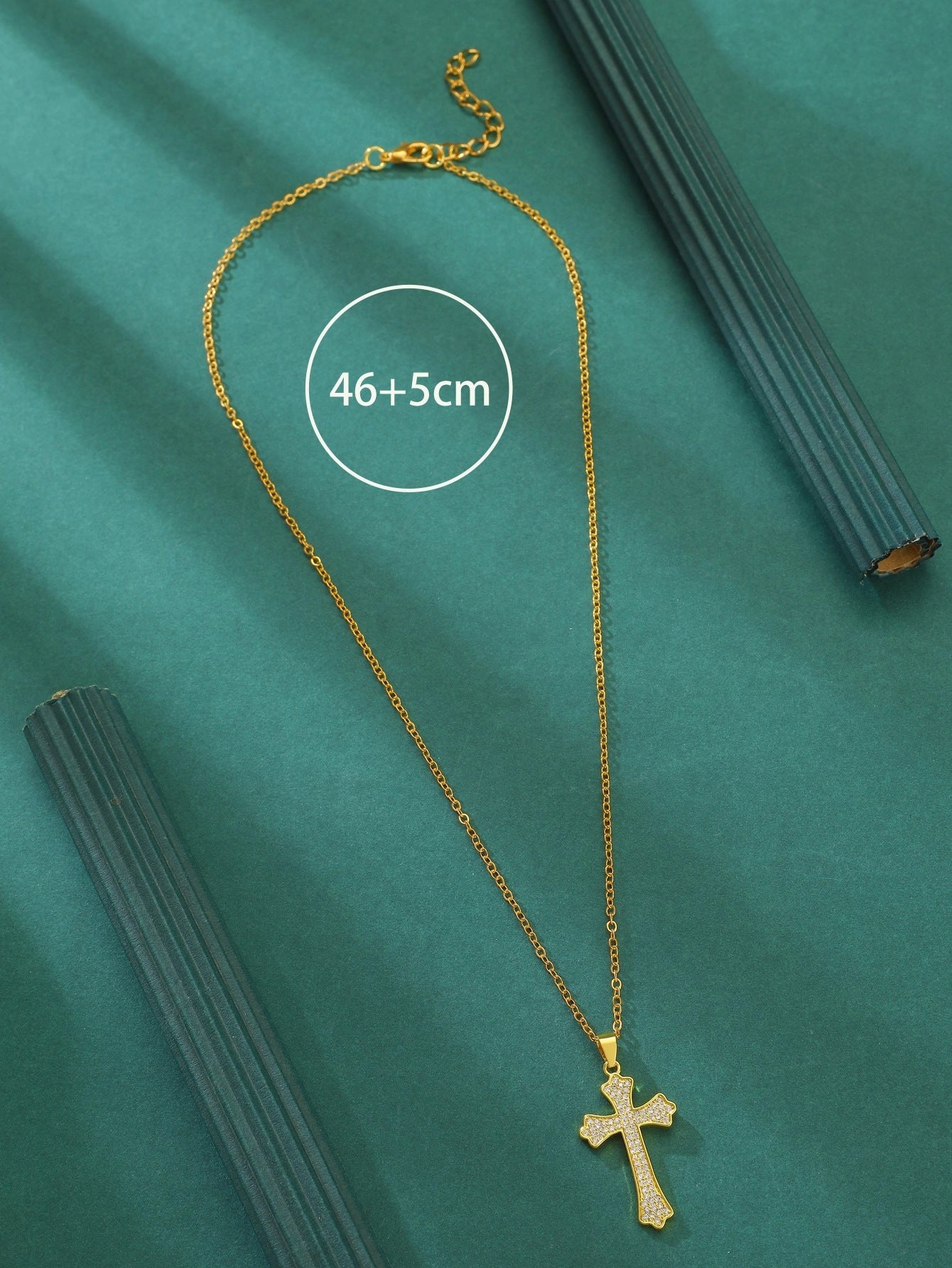 Wholesale Female Cross Creative Design Geometric Lockbone Punk Hip-hop Necklace Chain