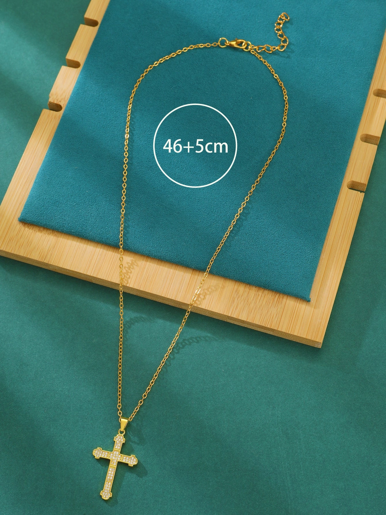 Wholesale Female Cross Creative Design Geometric Lockbone Punk Hip-hop Necklace Chain