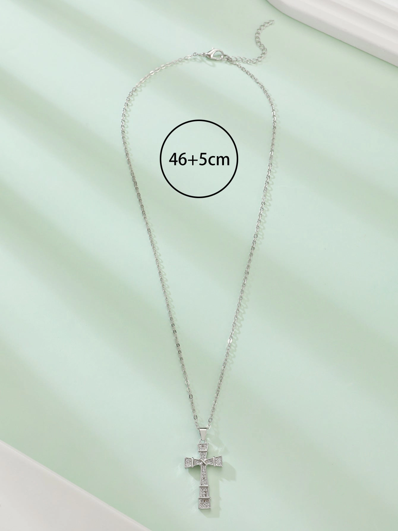 Wholesale Female Cross Creative Design Geometric Lockbone Punk Hip-hop Necklace Chain