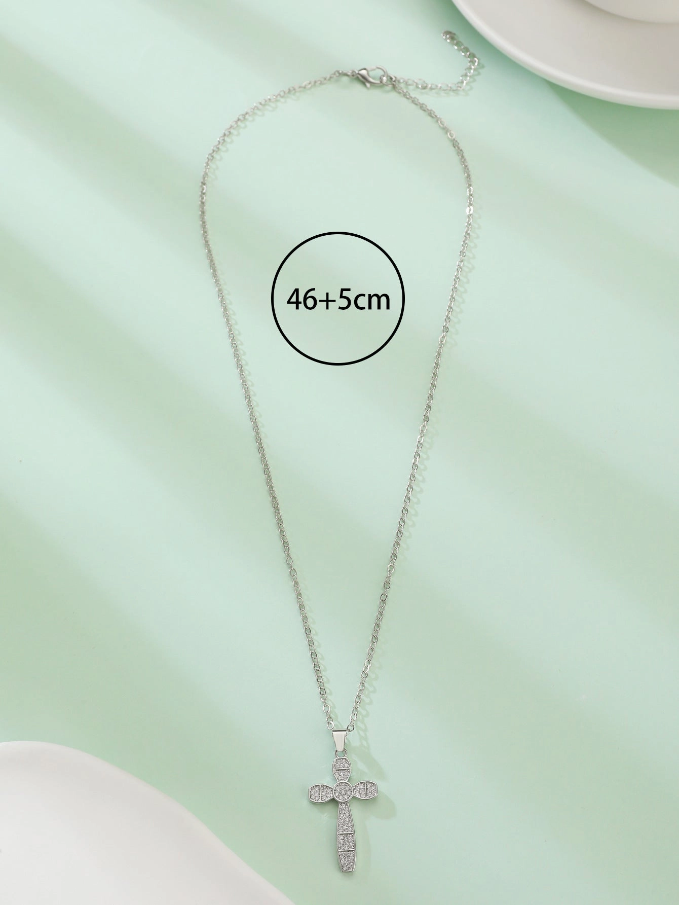 Wholesale Female Cross Creative Design Geometric Lockbone Punk Hip-hop Necklace Chain