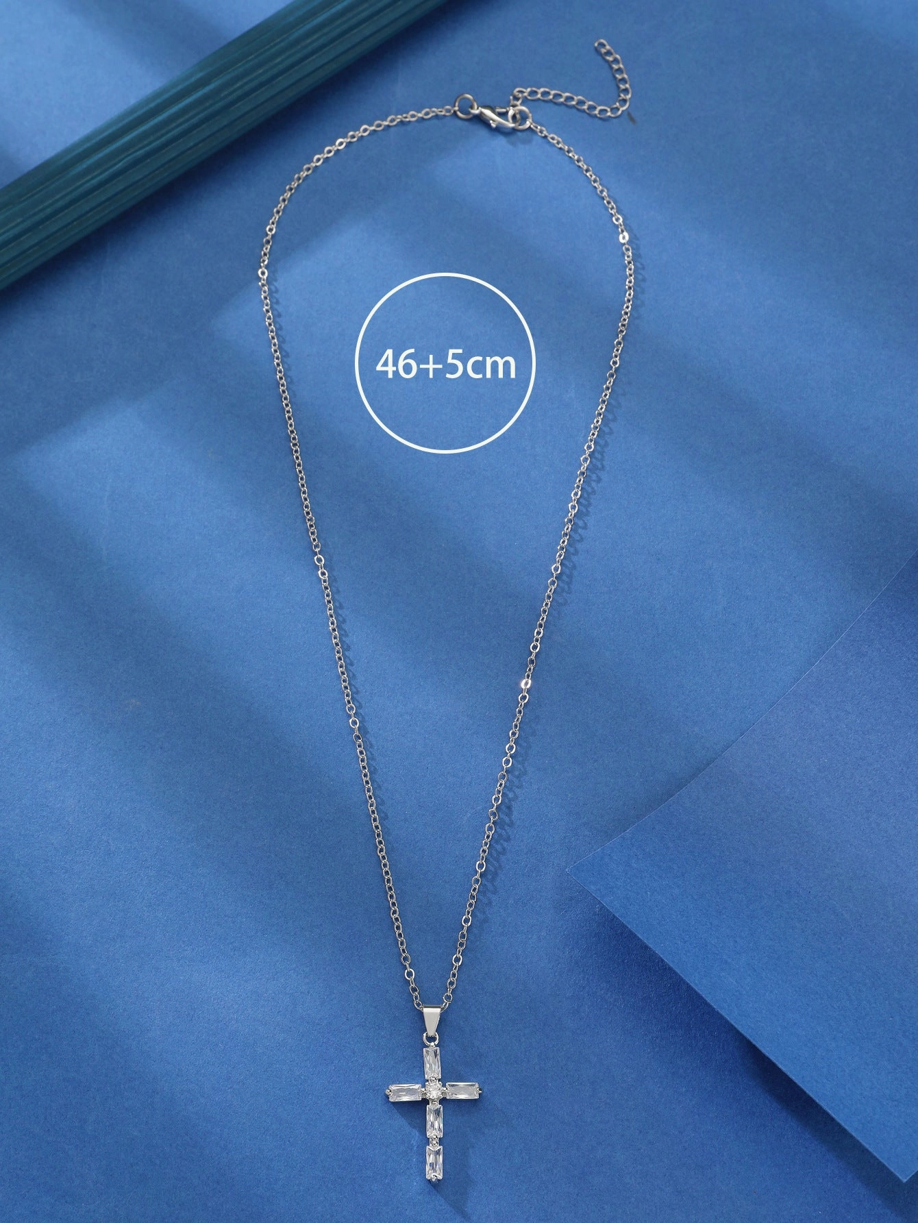 Wholesale Female Cross Creative Design Geometric Lockbone Punk Hip-hop Necklace Chain