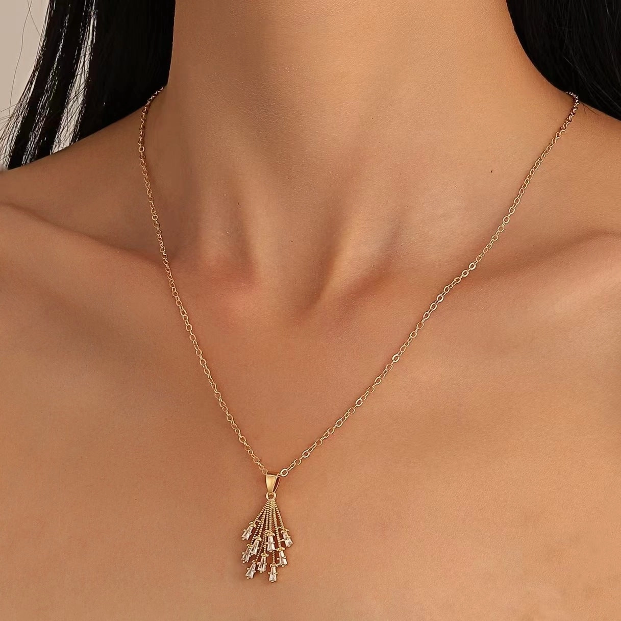 Wholesale Flower Zircon Simple Fan-Shaped Tassel Mini Skirt Necklace